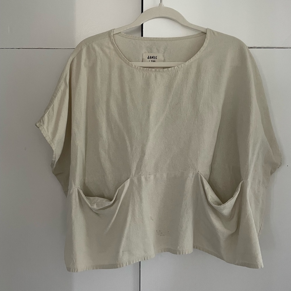 cream Jamie+The Jones raw silk top with roomy pockets 🤍